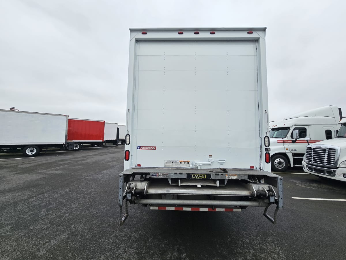 2015 Freightliner/Mercedes M2 106 325767