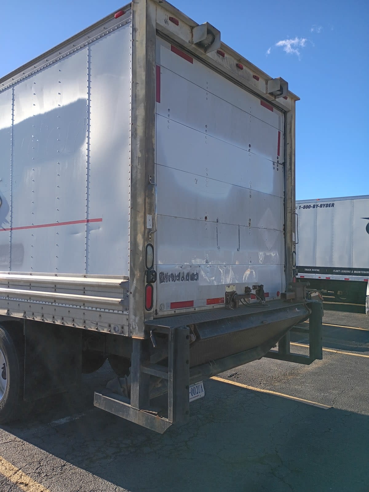 1999 Navistar International 4700 325860