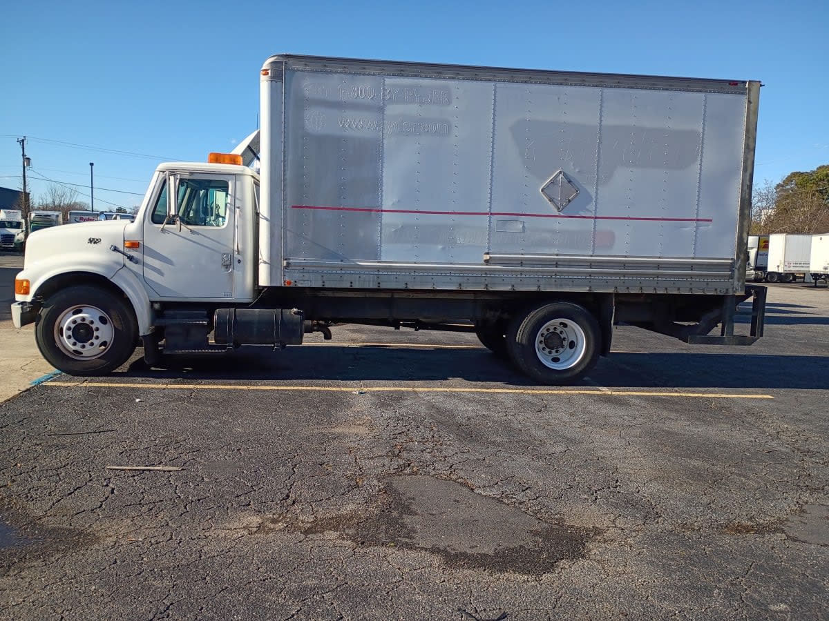 1999 Navistar International 4700 325860