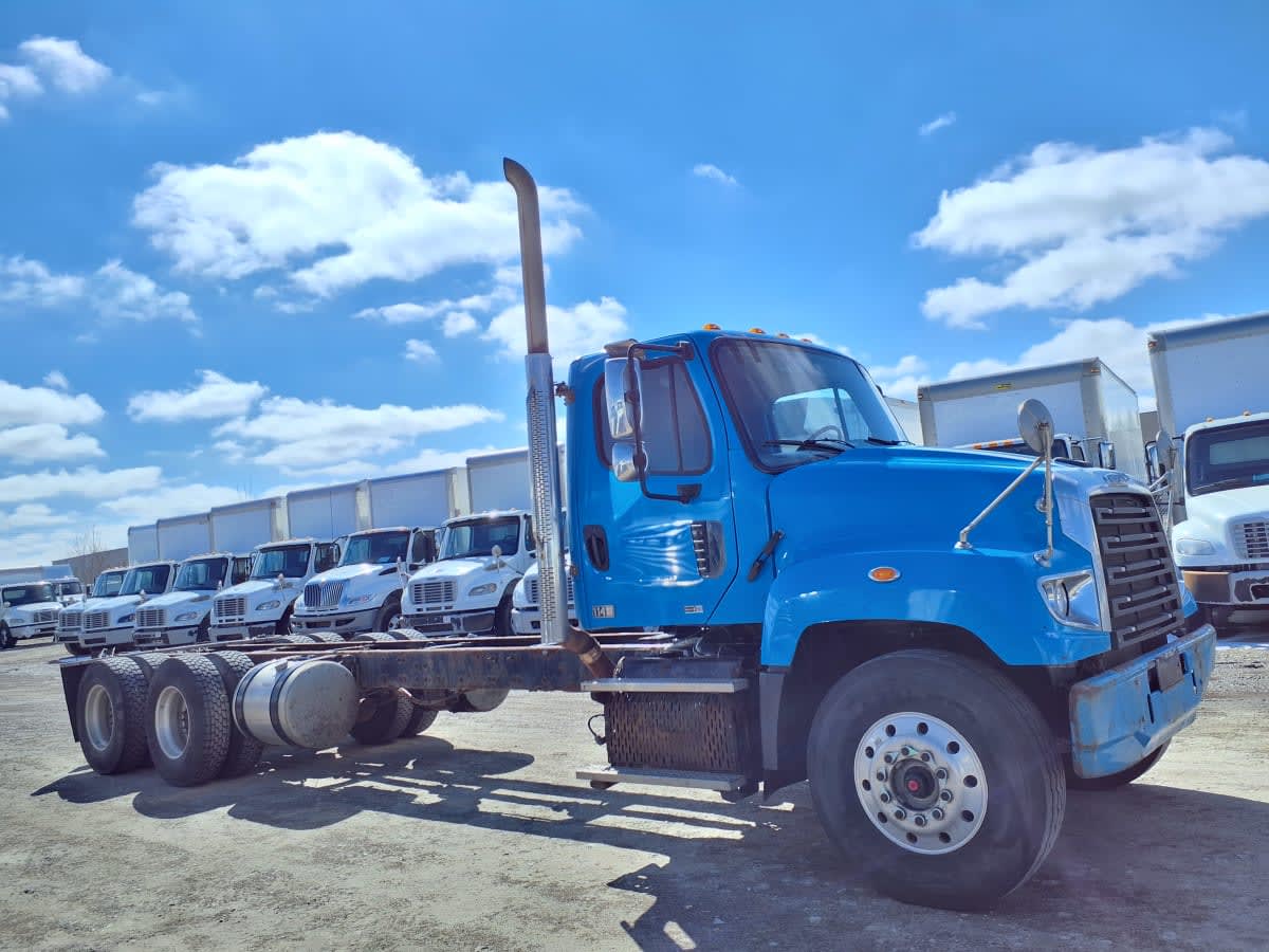 2015 Freightliner/Mercedes 114SD 325997