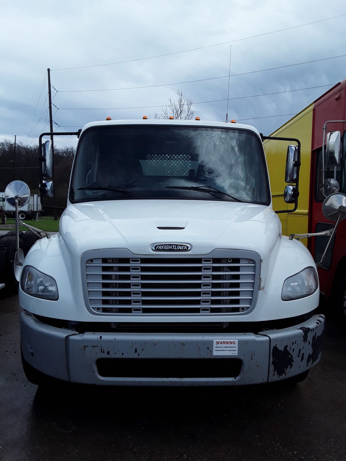 2015 Freightliner/Mercedes M2 106 326023