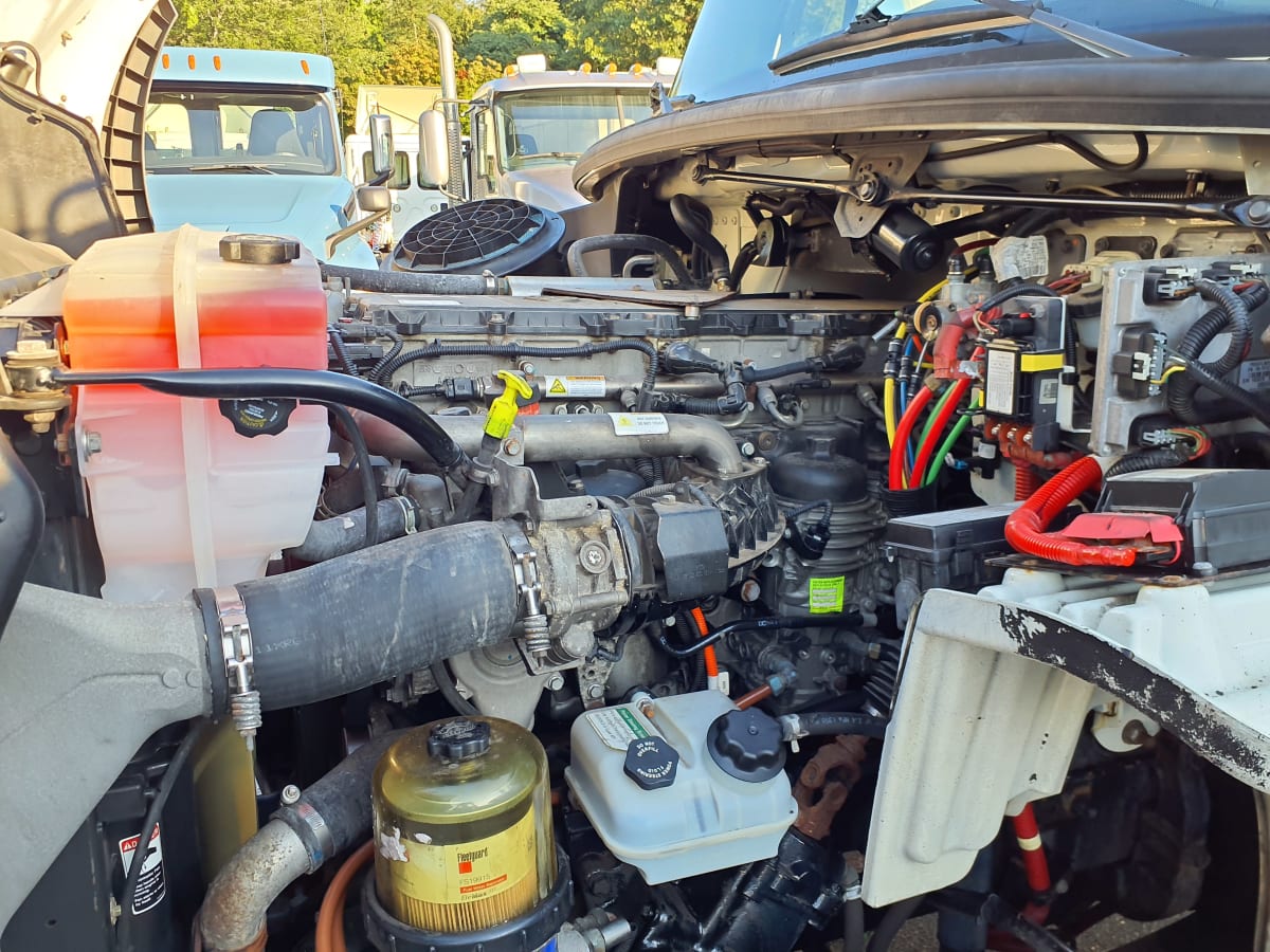 2015 Freightliner/Mercedes M2 112 326727