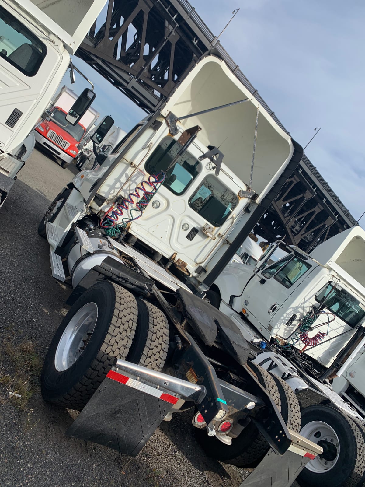 2015 Freightliner/Mercedes CASCADIA 113 327110