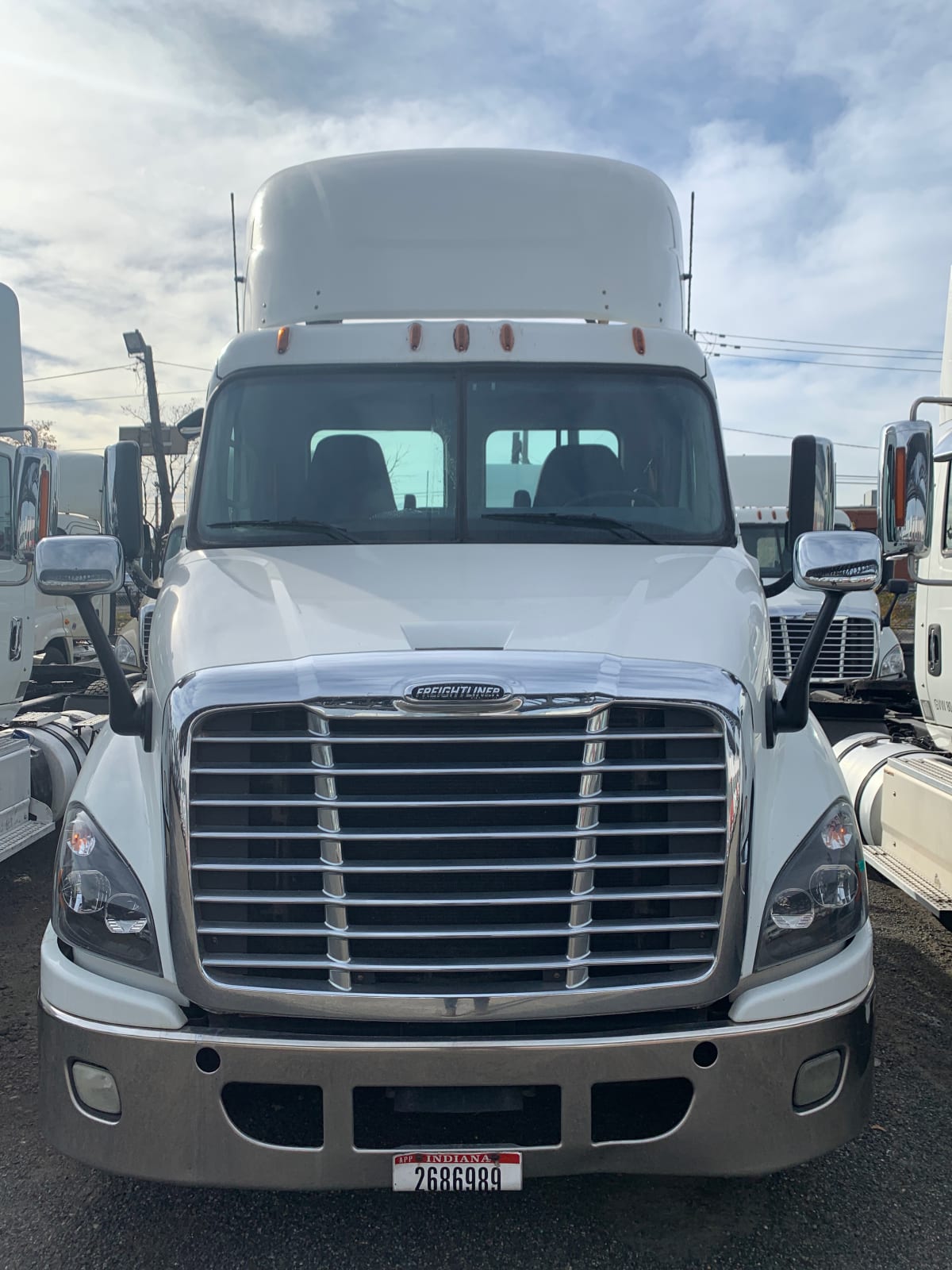 2015 Freightliner/Mercedes CASCADIA 113 327110