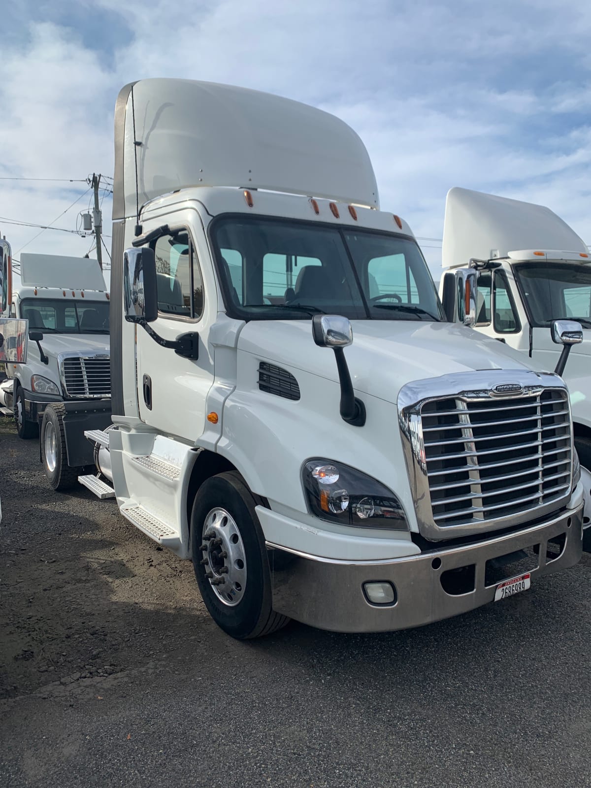 2015 Freightliner/Mercedes CASCADIA 113 327110