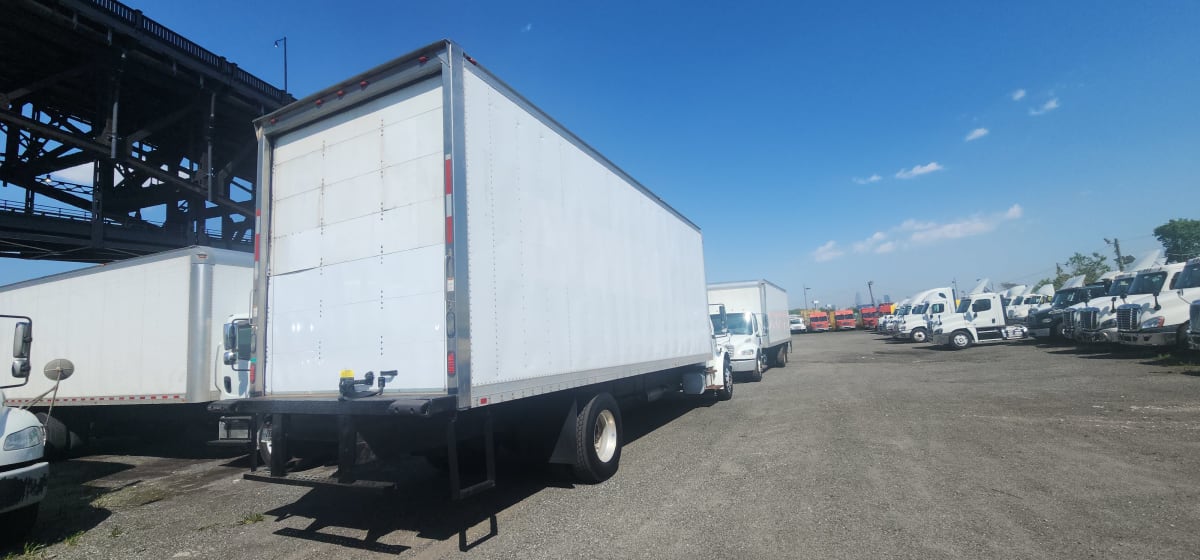 2015 Freightliner/Mercedes M2 106 327141