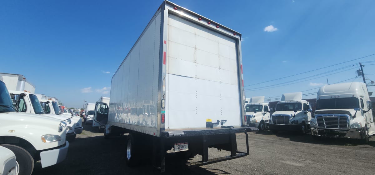 2015 Freightliner/Mercedes M2 106 327141