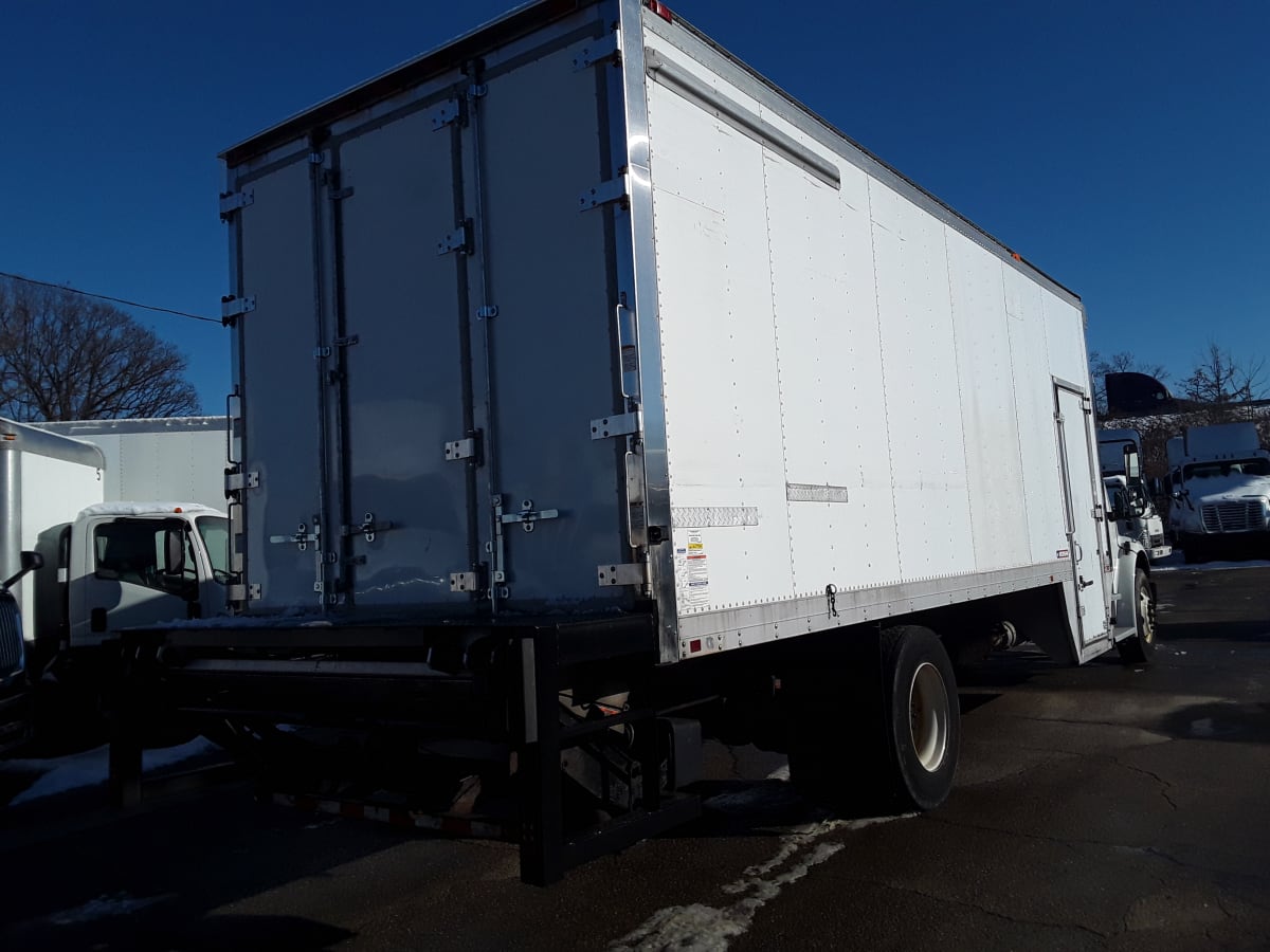 2015 Freightliner/Mercedes M2 106 327530