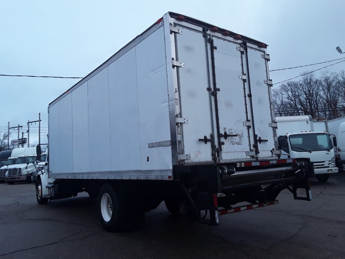 2015 Freightliner/Mercedes M2 106 327532