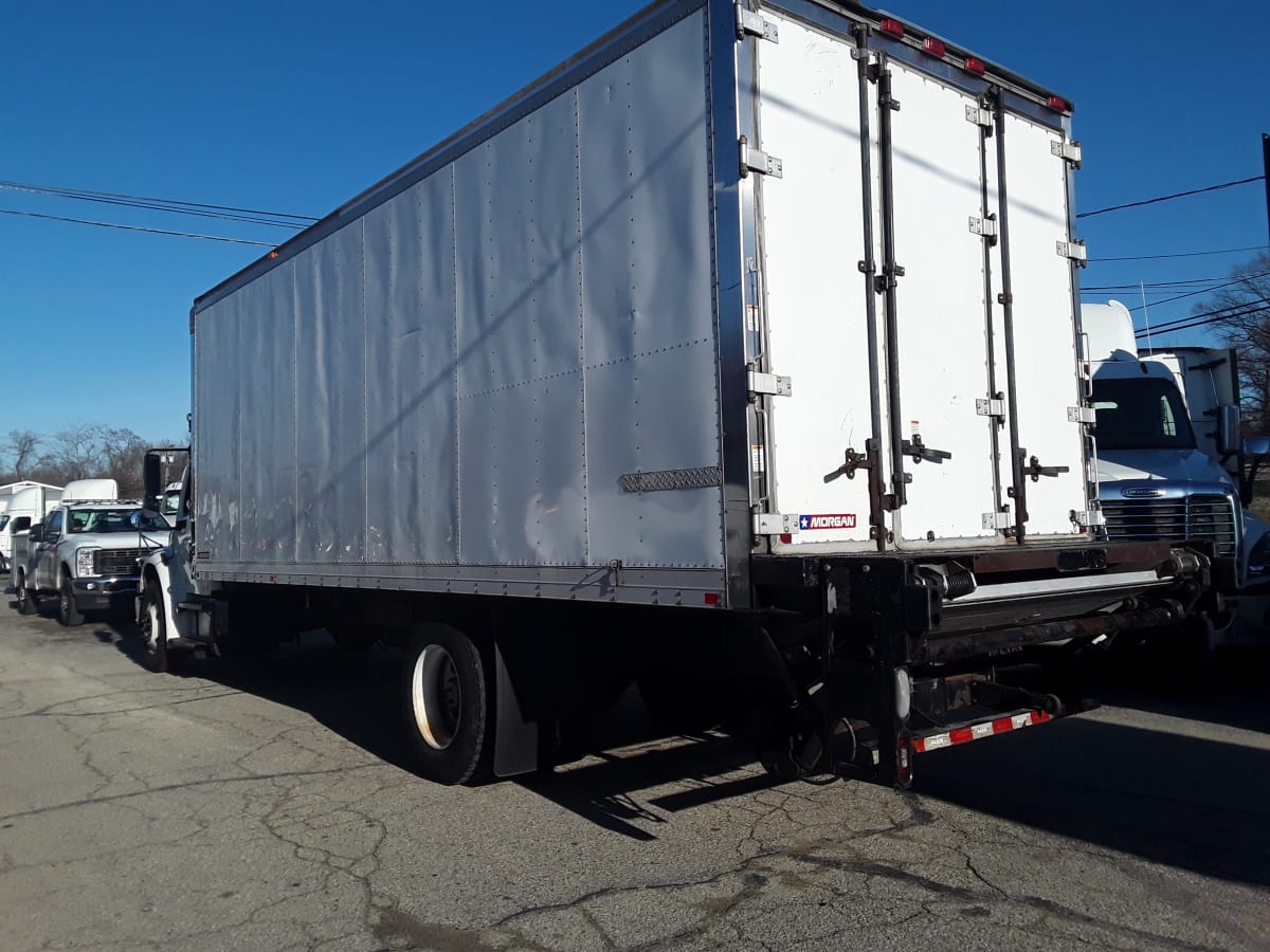 2015 Freightliner/Mercedes M2 106 327533