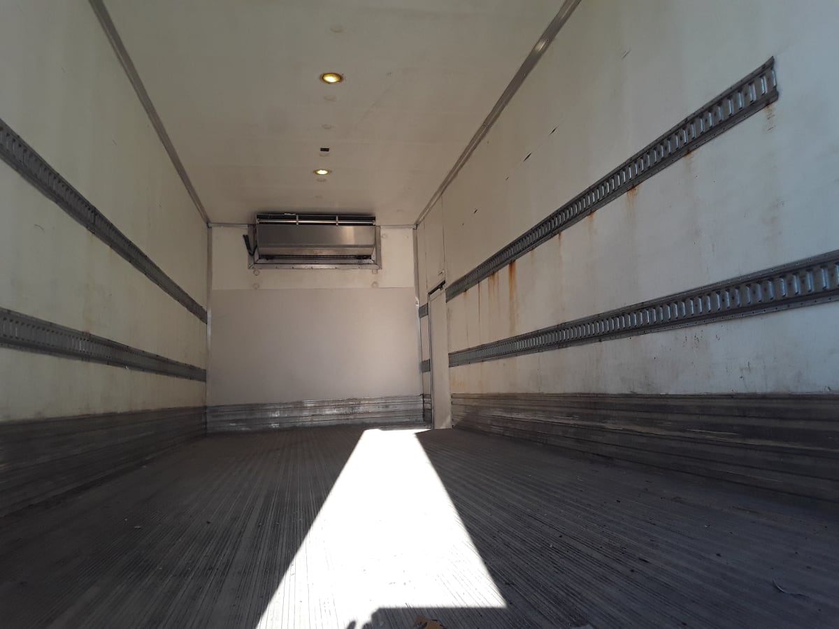 2015 Freightliner/Mercedes M2 106 327533