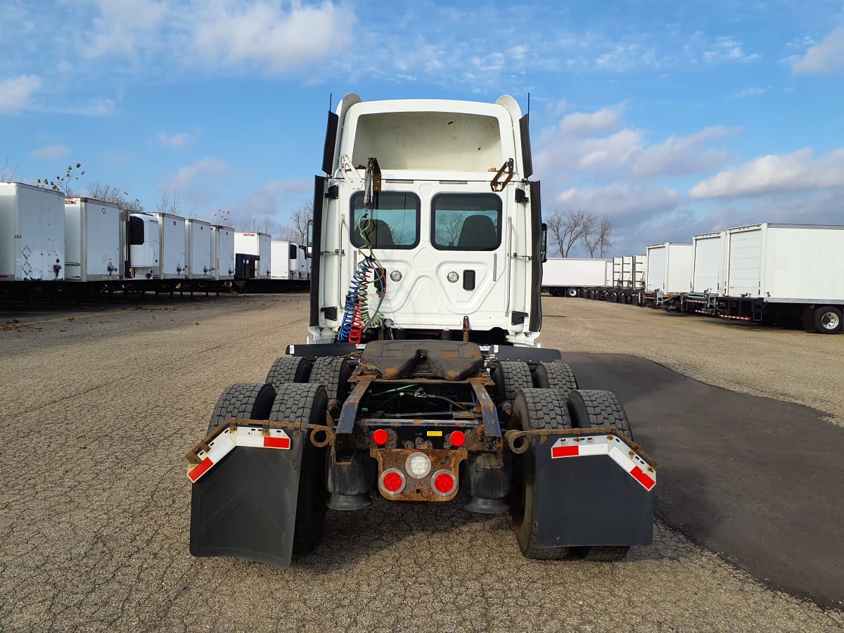 2015 Freightliner/Mercedes CASCADIA 125 327572