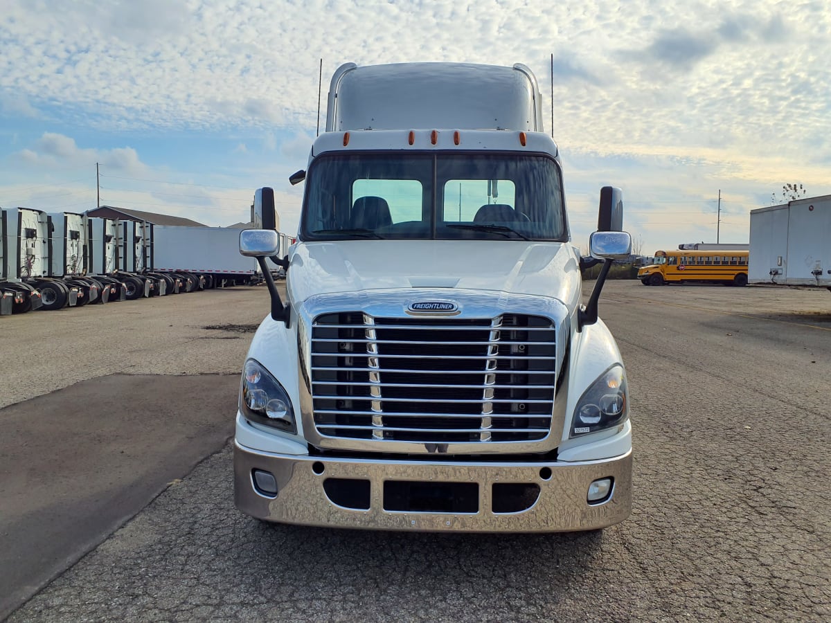 2015 Freightliner/Mercedes CASCADIA 125 327572