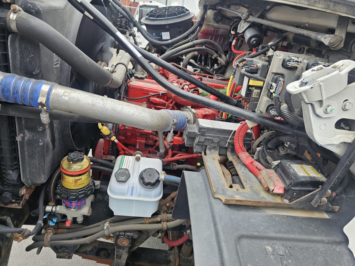 2015 Freightliner/Mercedes 108SD 327992