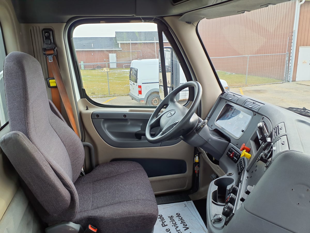 2015 Freightliner/Mercedes CASCADIA 125 328008