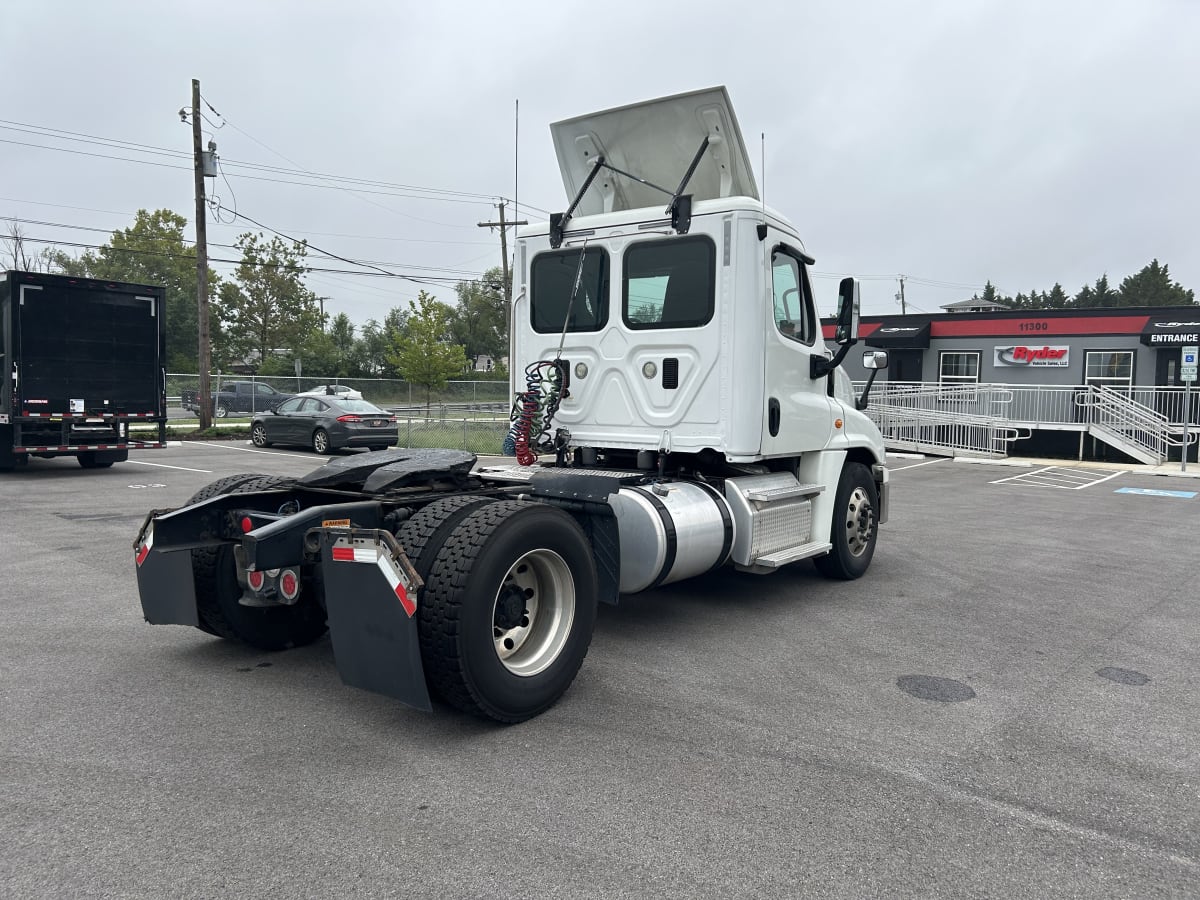 2015 Freightliner/Mercedes CASCADIA 125 328317