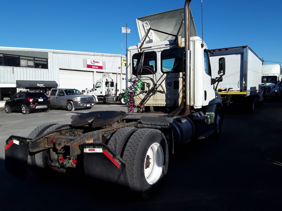 2015 Freightliner/Mercedes CASCADIA 113 328429