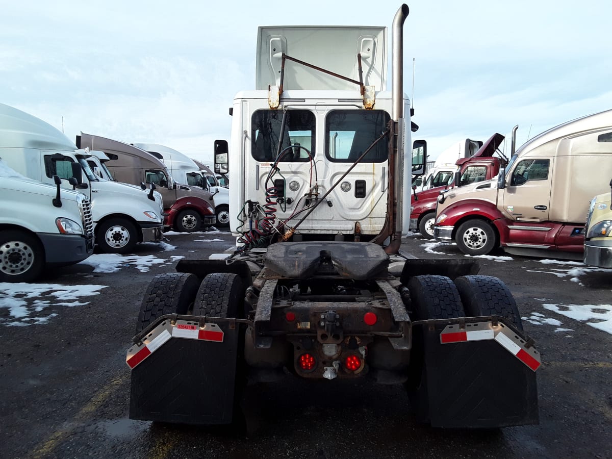 2015 Freightliner/Mercedes CASCADIA 113 328431