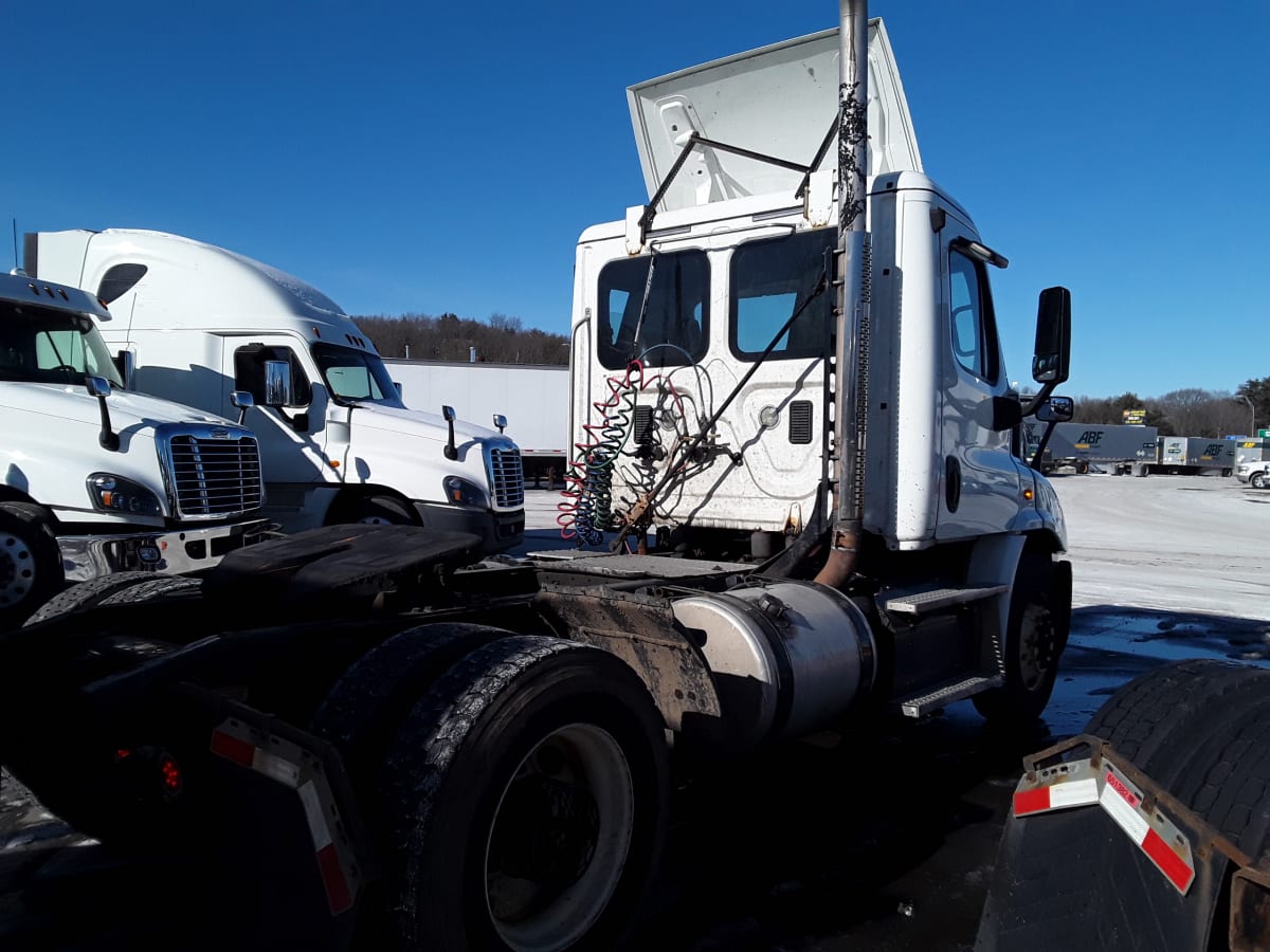 2015 Freightliner/Mercedes CASCADIA 113" DAYCAB 328433