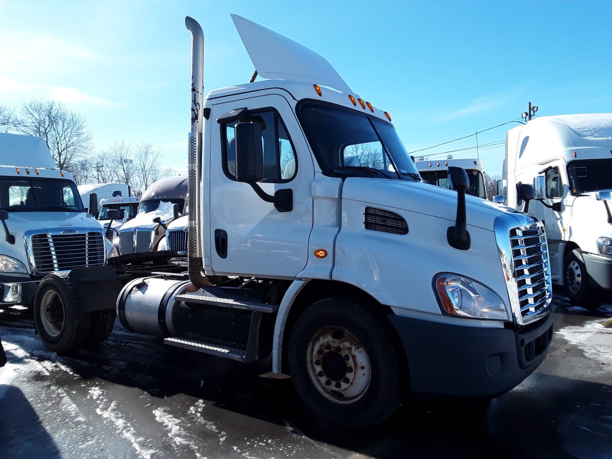 2015 Freightliner/Mercedes CASCADIA 113" DAYCAB 328433