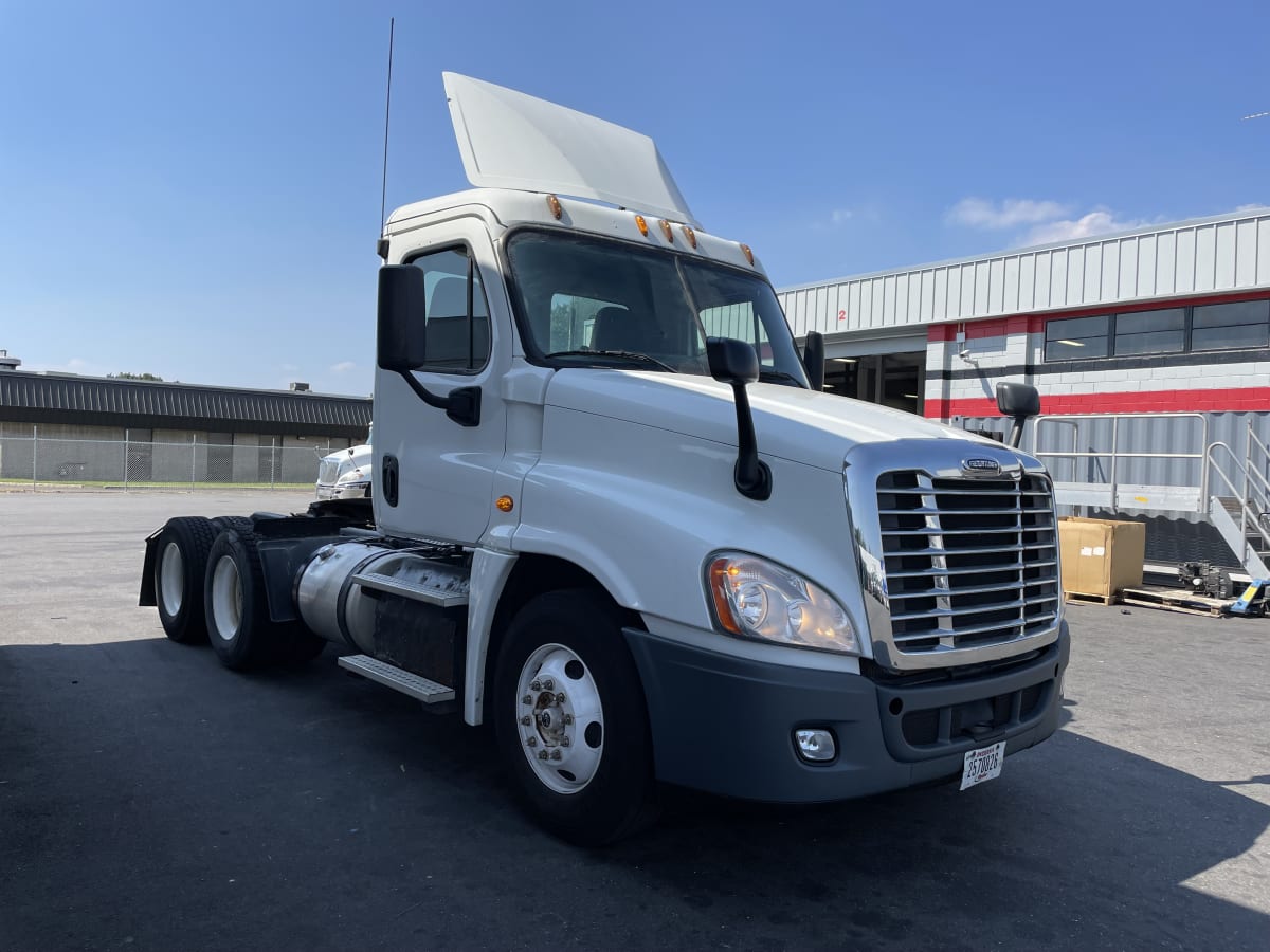 2015 Freightliner/Mercedes CASCADIA 125 328545