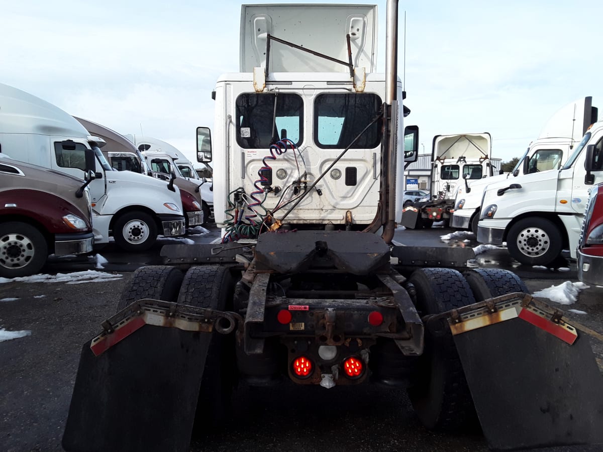 2015 Freightliner/Mercedes CASCADIA 113 328590