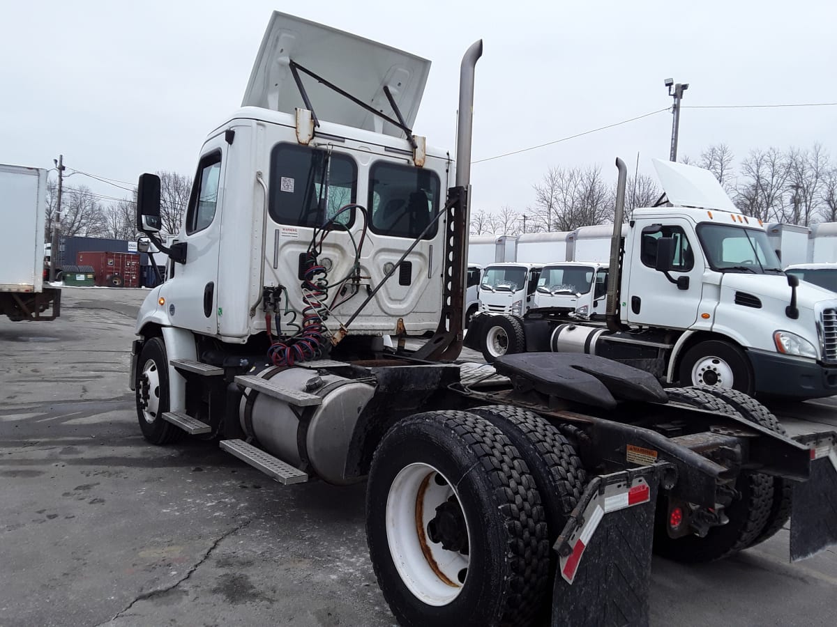 2015 Freightliner/Mercedes CASCADIA 113 328592