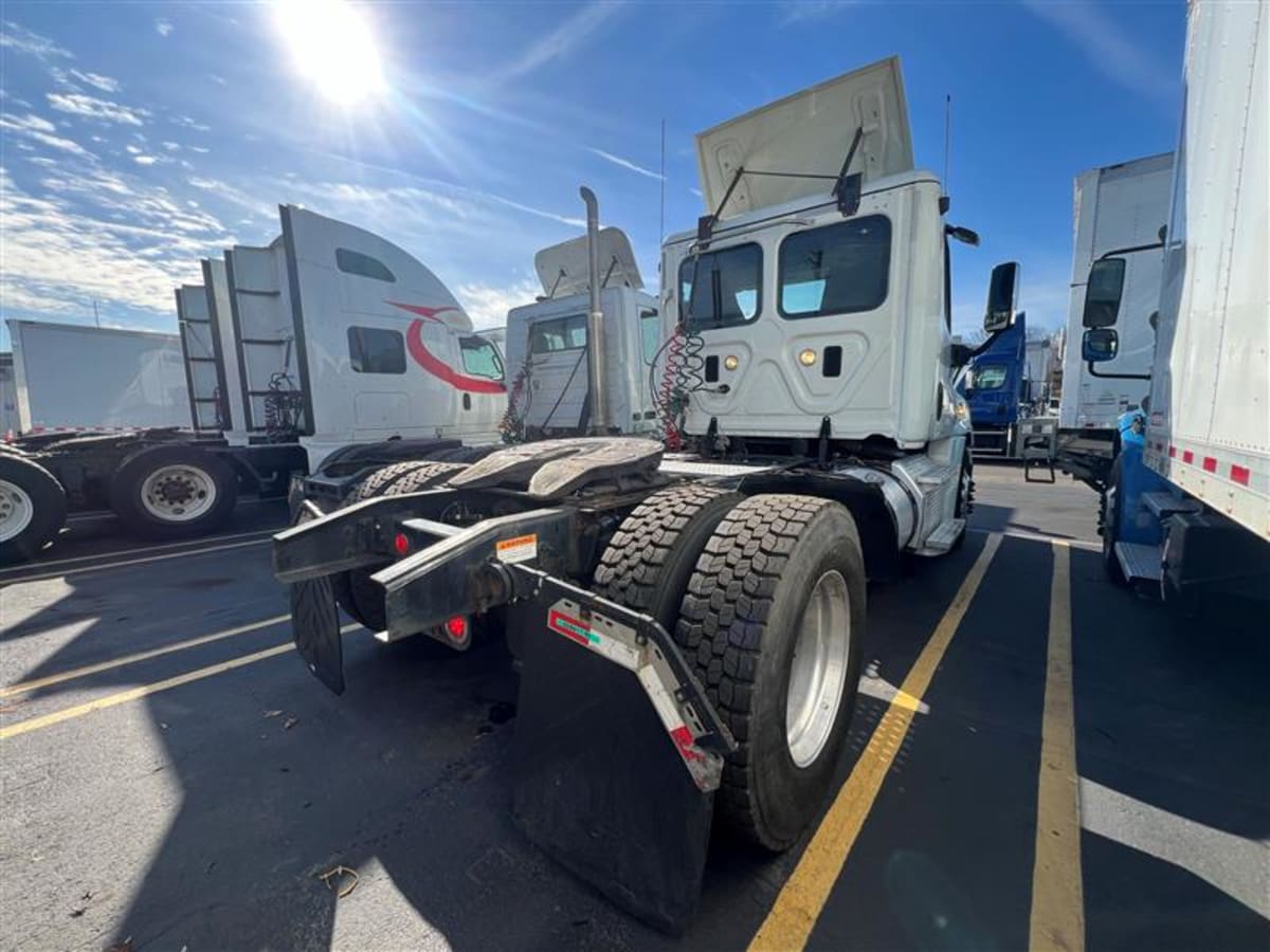 2016 Freightliner/Mercedes CASCADIA 125 328611