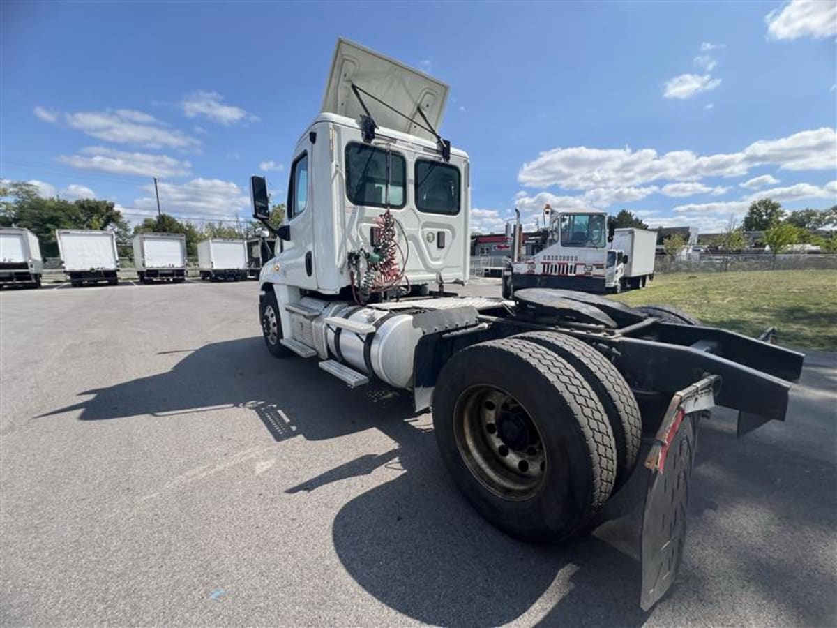 2016 Freightliner/Mercedes CASCADIA 125 328620