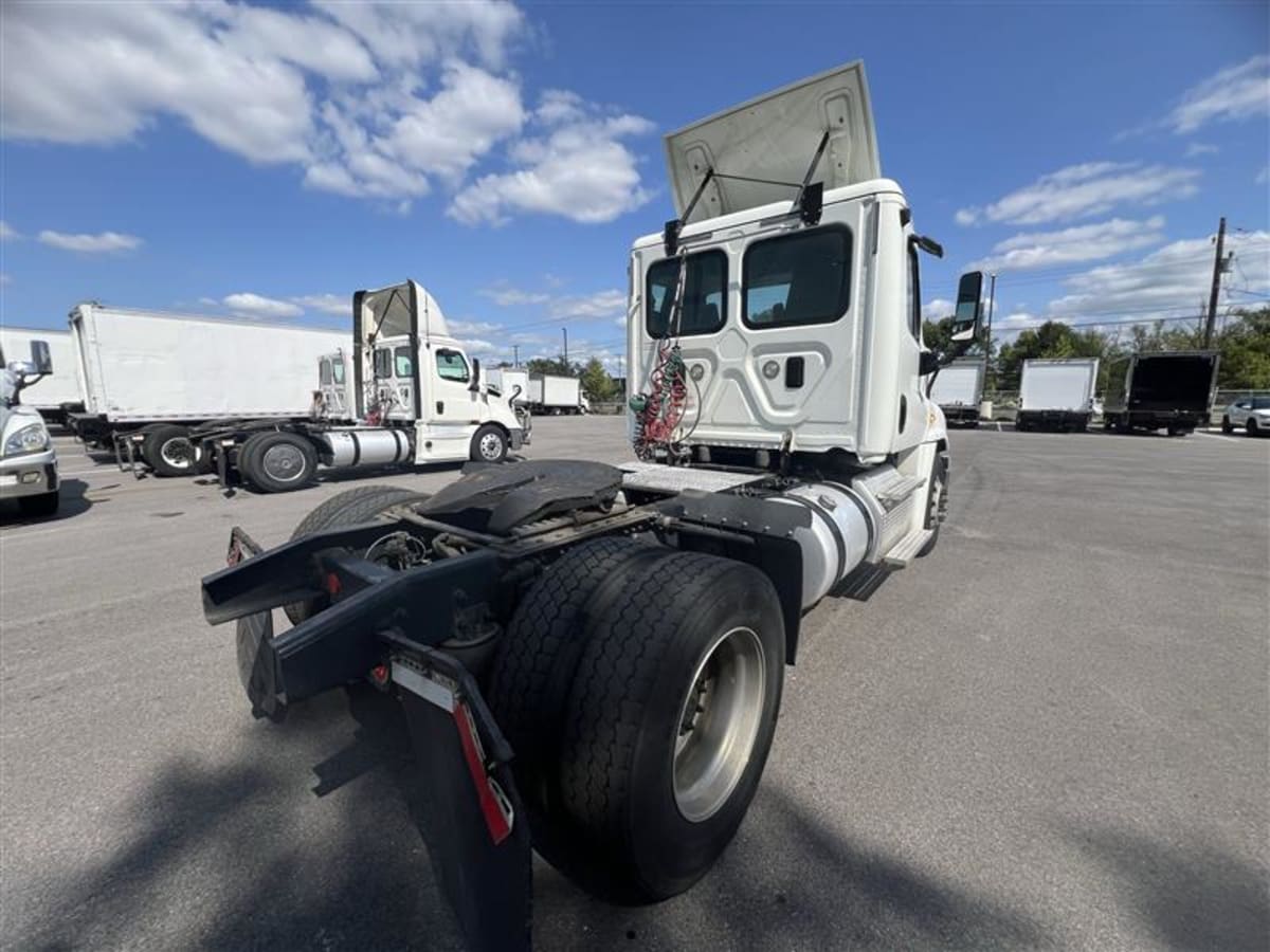 2016 Freightliner/Mercedes CASCADIA 125 328620