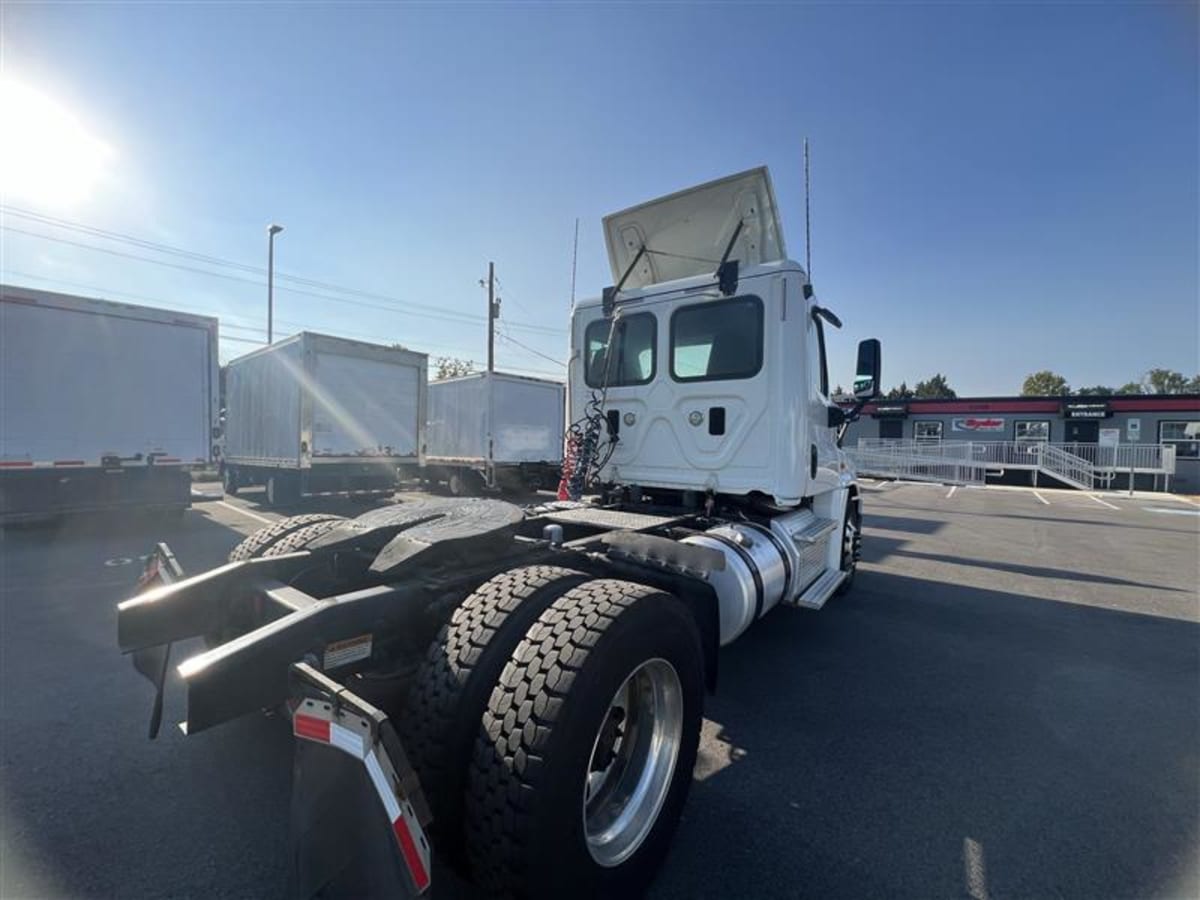 2016 Freightliner/Mercedes CASCADIA 125 328623