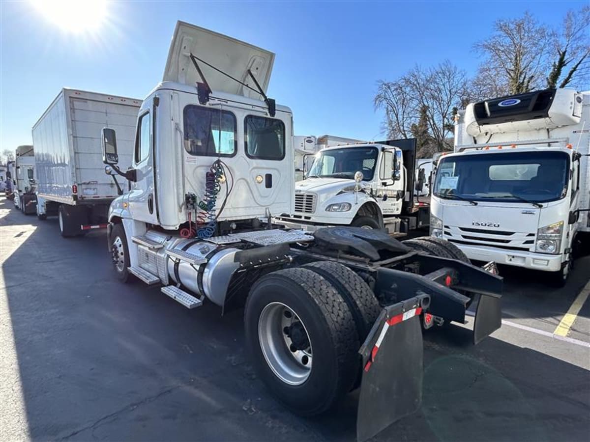 2016 Freightliner/Mercedes CASCADIA 125 328625