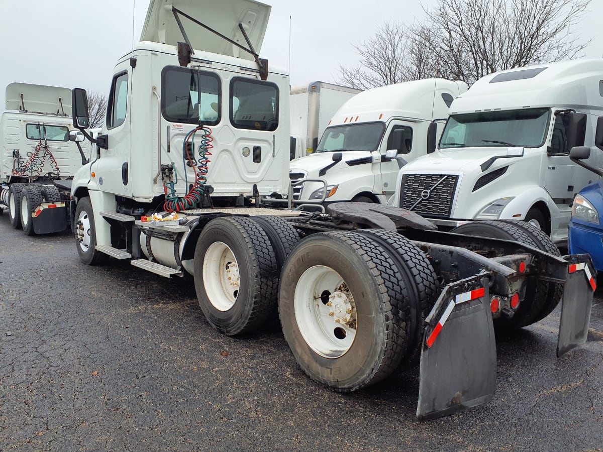 2015 Freightliner/Mercedes CASCADIA 125 328861