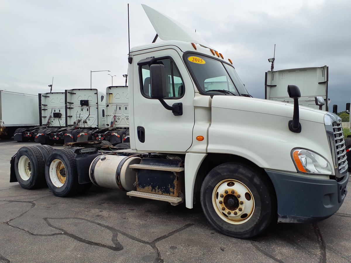 2015 Freightliner/Mercedes CASCADIA 125 329320