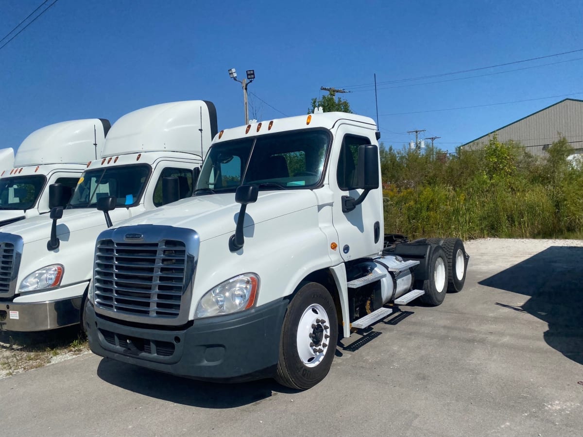 2015 Freightliner/Mercedes CASCADIA 125 329722