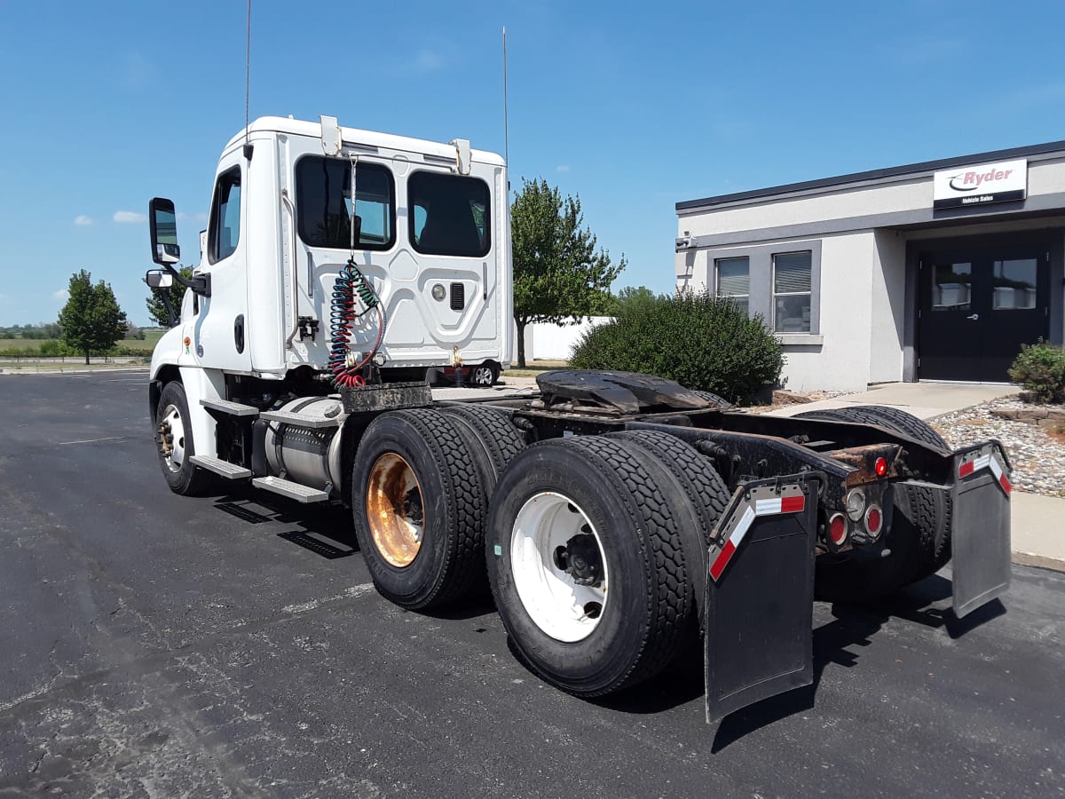 2015 Freightliner/Mercedes CASCADIA 125 329738