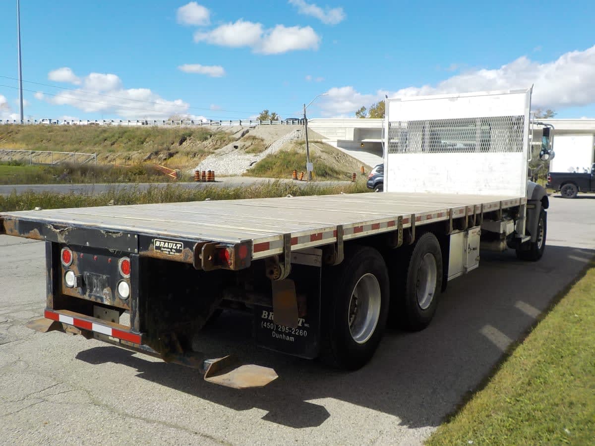 2015 Mack Trucks, Inc. GU 800 330166