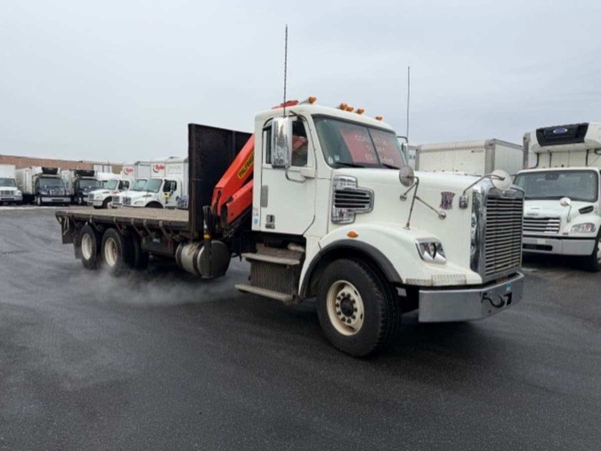 2015 Freightliner - image 3