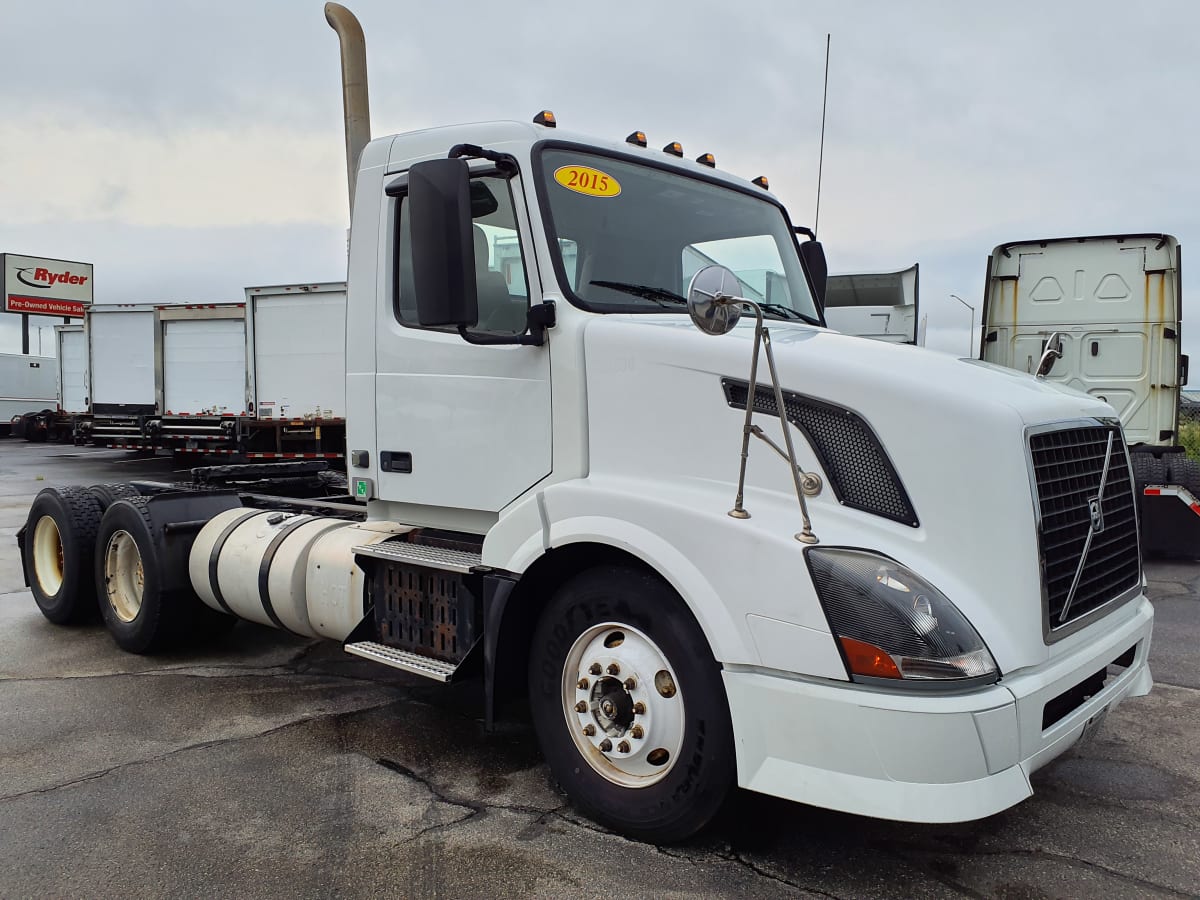 2015 Volvo VNL64TRACTOR 330998