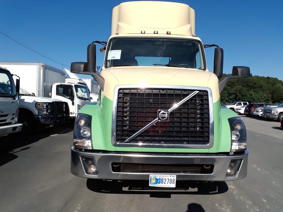 2015 Volvo VNL64TRACTOR 331895