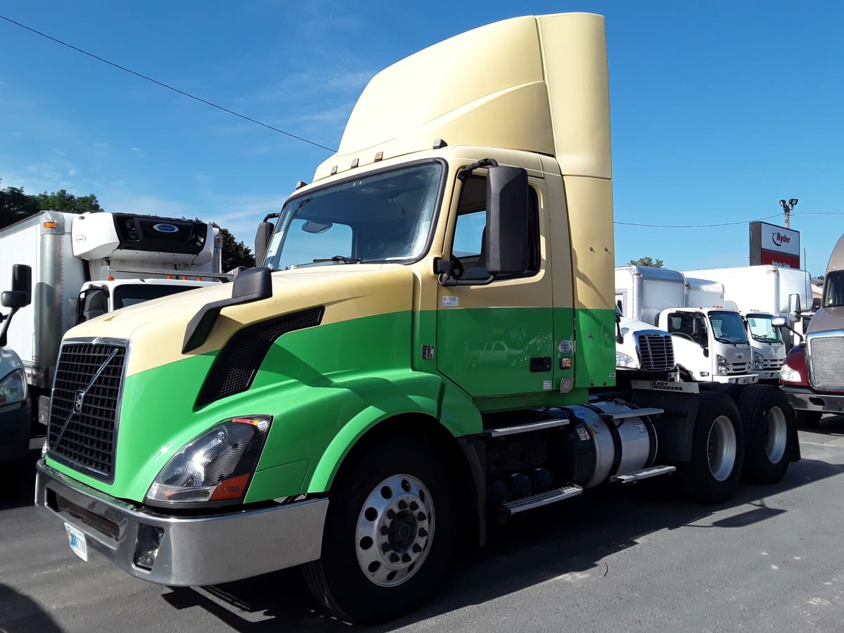 2015 Volvo VNL64TRACTOR 331895