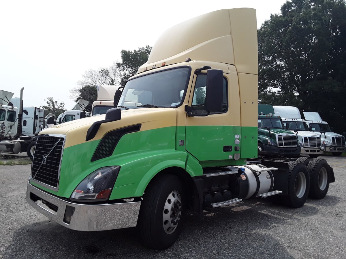 2015 Volvo VNL64TRACTOR 331896