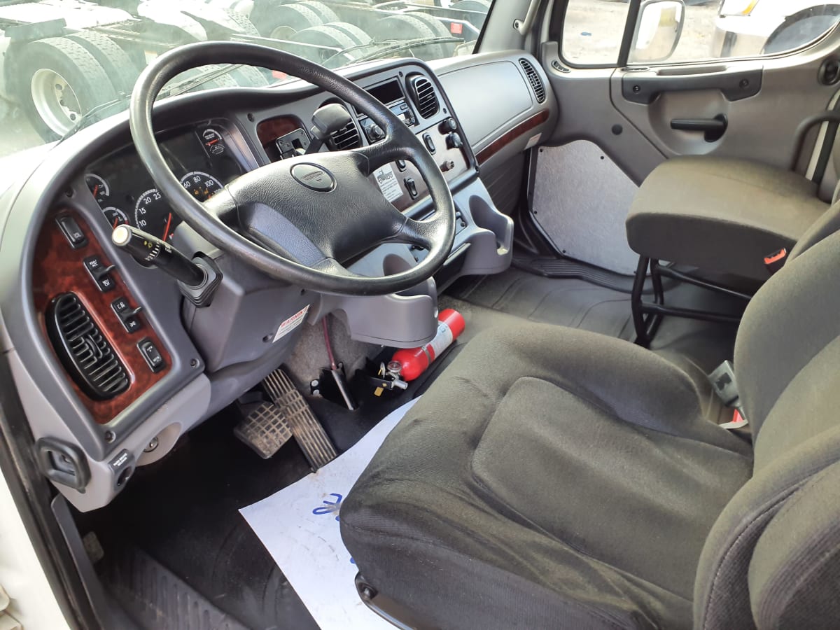 2015 Freightliner/Mercedes M2 106 331994