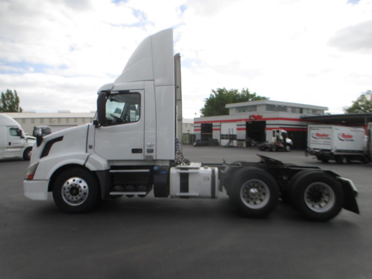 2017 Volvo VNL64T 332967