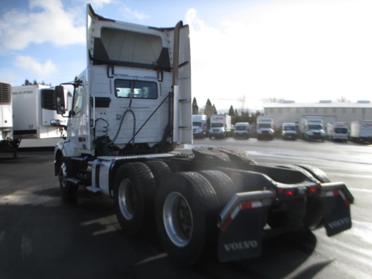 2017 Volvo VNL64T 332970