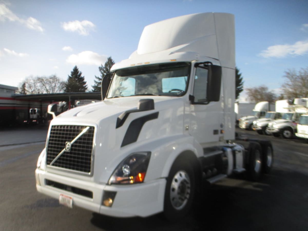 2017 Volvo VNL64T 332970