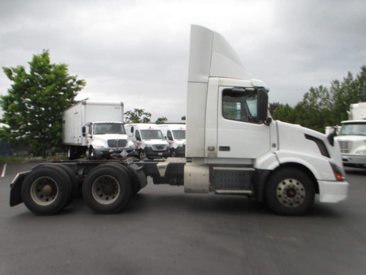 2017 Volvo VNL64T 332972