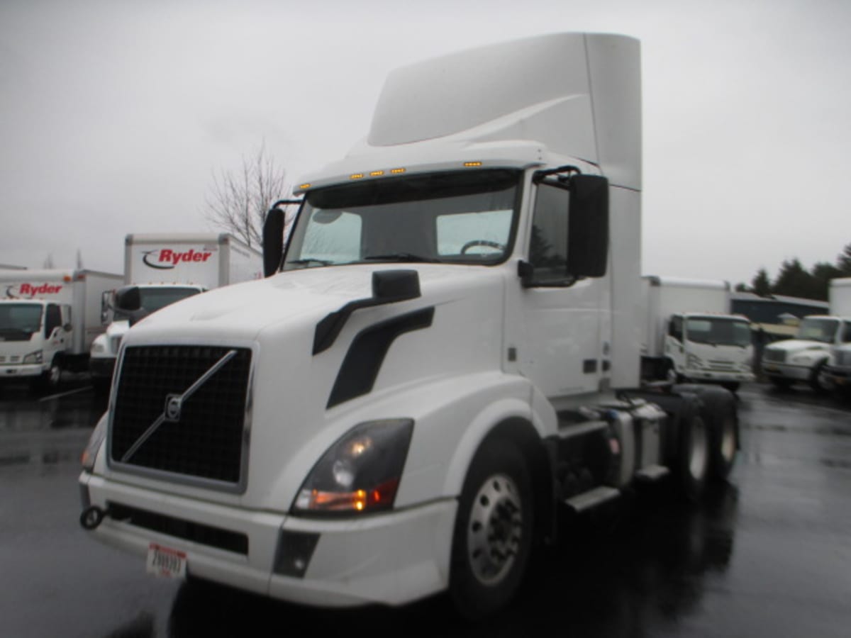 2017 Volvo VNL64T 332975