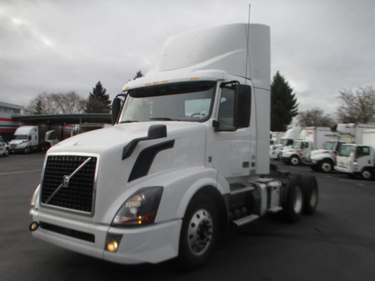 2017 Volvo VNL64T 332976