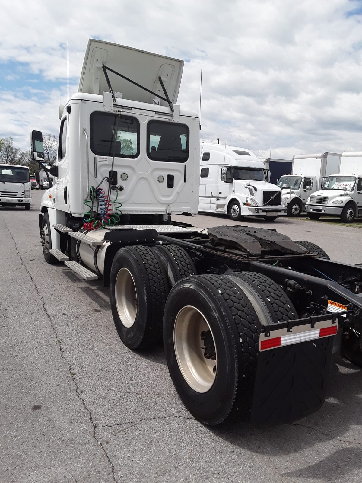 2015 Freightliner/Mercedes CASCADIA 125 333292